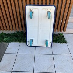 【値下げしました】台車　横幅47ｃｍ.奥行72ｃｍ位.150ｋｇの画像