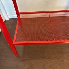 決まりました。IKEA赤い棚の画像