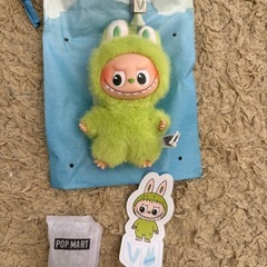 イニシャルラブブ　ラブブ　ポップマート　Ｖの画像