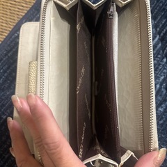 キラキラ長財布劣化ありありの画像