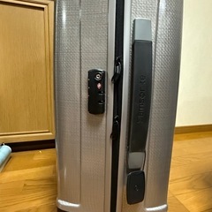 スーツケース・Samsonite ¥0 (破損あり)の画像