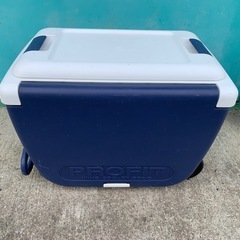 プロフィッツ PROFIT クーラーボックス　テーブル　椅子2脚付きの画像