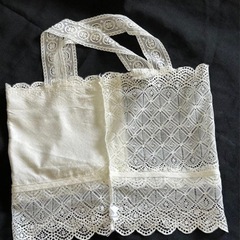 ホワイト　レースキャミ　短めキャミ　白　レースの画像