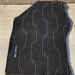 トヨタ50プリウス 純正フロアマット合計9枚セットの画像