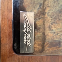 EMIRIO ROBBA 金属製四角形花瓶 花の彫刻付きの画像