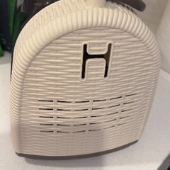 カナガンキャットフード２袋＋キャリーの画像