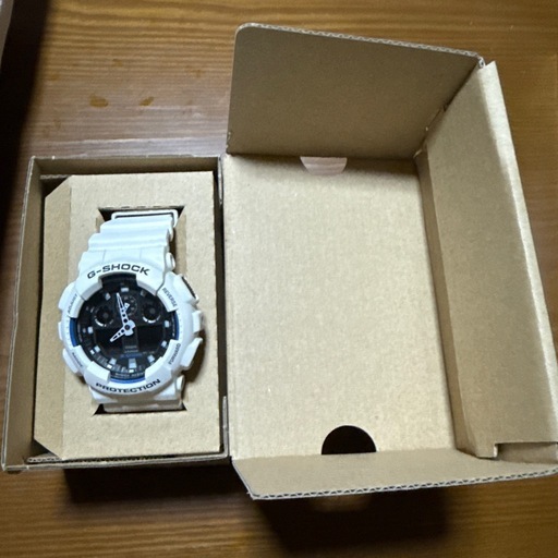 G-SHOCK GA-100 ホワイト 200m防水