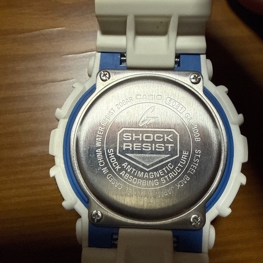 G-SHOCK GA-100 ホワイト 200m防水
