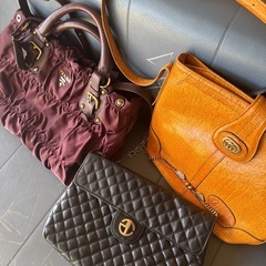 古いカバンの画像