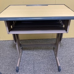 未使用 組み立て品　勉強机 多機能 子供用 学習机セットの画像