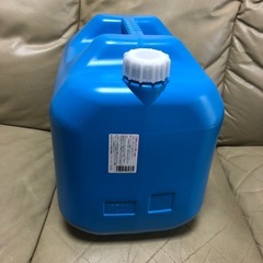 YUKA ポリ灯油缶　20L ワイドD−20 1缶の画像