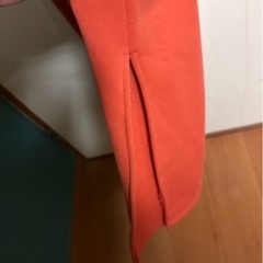 オレンジ　ワンピース　パーカー　冬服の画像