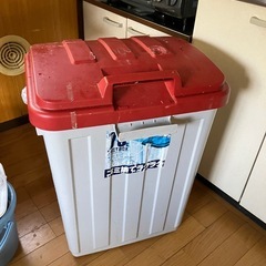 ゴミ箱の画像