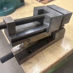 傾斜精密バイスの画像