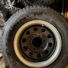 215 70 15 デイトナアルミホイール付　４本セット　6穴　ハイエーストラックに履いてた物の画像