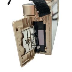 186000 ジャンク品 PENTAX ペンタックス デジタルカメラ ミラーレス一眼　ズームレンズキット Q-S1  ホワイト ゴールド レンズ 2点付き バッテリー付き [250321HM170083]の画像