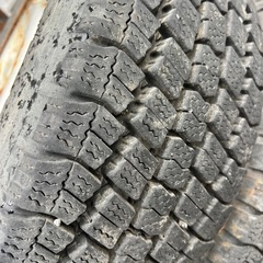 215 60 15.5LT 6穴　スタッドレス４本セット　の画像