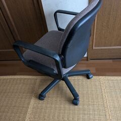 回転移動式椅子の画像