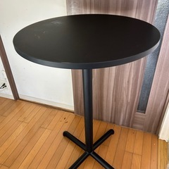 オシャレな黒　大人気IKEAの背の高いテーブル　の画像