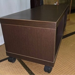 木製サイドボードの画像