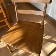 ダイニングテーブルの画像