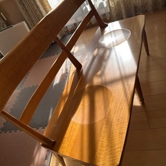 ダイニングテーブルの画像