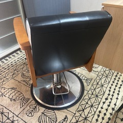 スタイリングチェア　カット　チェア　の画像