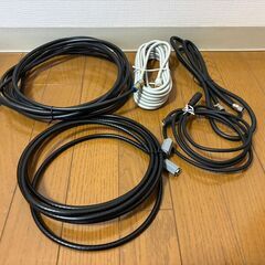【無料】転居のため一括でお譲りします。 DVDプレーヤー、無線ルーター、ポータブルスピーカー、同軸ケーブル、LANケーブルの画像