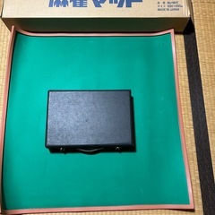 麻雀牌とマットのセットの画像