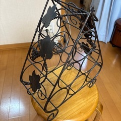 ぶどう柄ワインキャビネットの画像