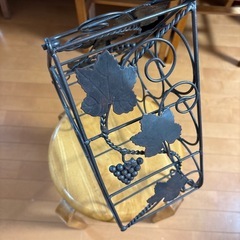 ぶどう柄ワインキャビネットの画像