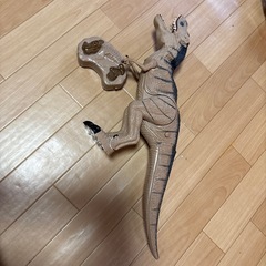 動く恐竜の画像