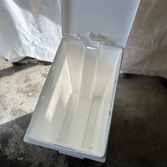 45L フタ付スリムペダル ゴミ箱 白の画像