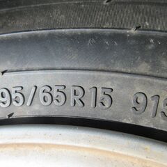 プリウスにて使用！TOYOタイヤ製 195/65R15 中古2本の画像