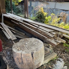 角材　薪　焚き火　建築資材　の画像