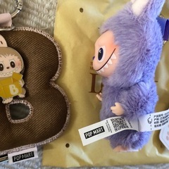 ラブブ アルファベットペンダント イニシャルぬいぐるみ 2点セットの画像