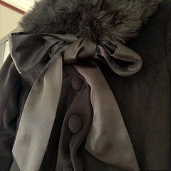 新品　冬物リボンフリルコートの画像