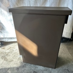 45L フタ付スリムペダル ゴミ箱 茶の画像