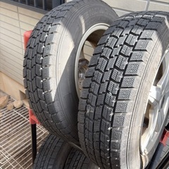 スタッドレスタイヤ4本の画像