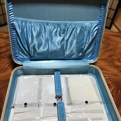 昔の衣装ケース鍵2つ付ネームタグ付年代物の画像