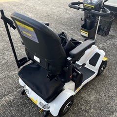 美品！フランスベッド　リハテック　ハンドル型電動車いすS747 Nの画像