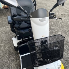 美品！フランスベッド　リハテック　ハンドル型電動車いすS747 Nの画像