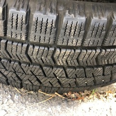 ブリヂストン185/60r15スタッドレスの画像