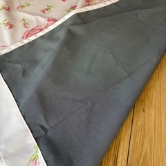 バラ柄 カーテンの画像