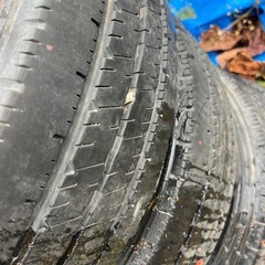 195 75 15 6穴　ハイエースの画像