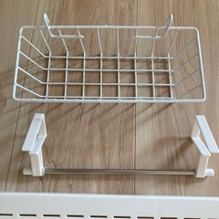 突っ張り棒用の棚　などの画像