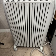 DeLonghi オイルヒーター ホワイトの画像