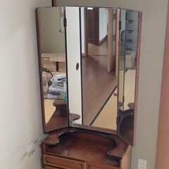 三面鏡　和室　和装　シミ有　ドレッサー　古い家具の画像