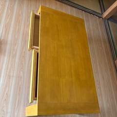 アンティーク家具　本棚 収納 a4対応 スリムラック 三段 収納棚 コミックラック cd dvd マルチラック ディスプレイ 棚 オープンラック おしゃれ カラーボックス　収納 収納ボックス 安い 三段 本棚 おしゃれ 子供部屋収納 福岡　田川　骨董品　骨董  TVボード　テレビボード　引き出し付き　デスク　勉強机　オシャレ　学習　子供 縦55センチ 横105センチ 高さ40センチ  小傷などあります。の画像