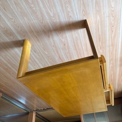 アンティーク家具　本棚 収納 a4対応 スリムラック 三段 収納棚 コミックラック cd dvd マルチラック ディスプレイ 棚 オープンラック おしゃれ カラーボックス　収納 収納ボックス 安い 三段 本棚 おしゃれ 子供部屋収納 福岡　田川　骨董品　骨董  TVボード　テレビボード　引き出し付き　デスク　勉強机　オシャレ　学習　子供 縦55センチ 横105センチ 高さ40センチ  小傷などあります。の画像